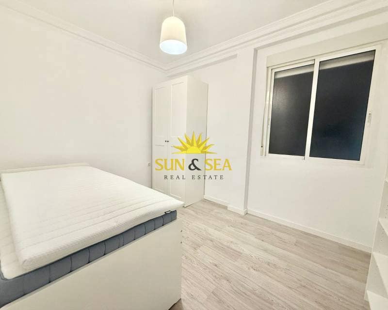 Appartement de 3 chambres à louer à Alicante ville - 1 500 € (Ref: 8469715)