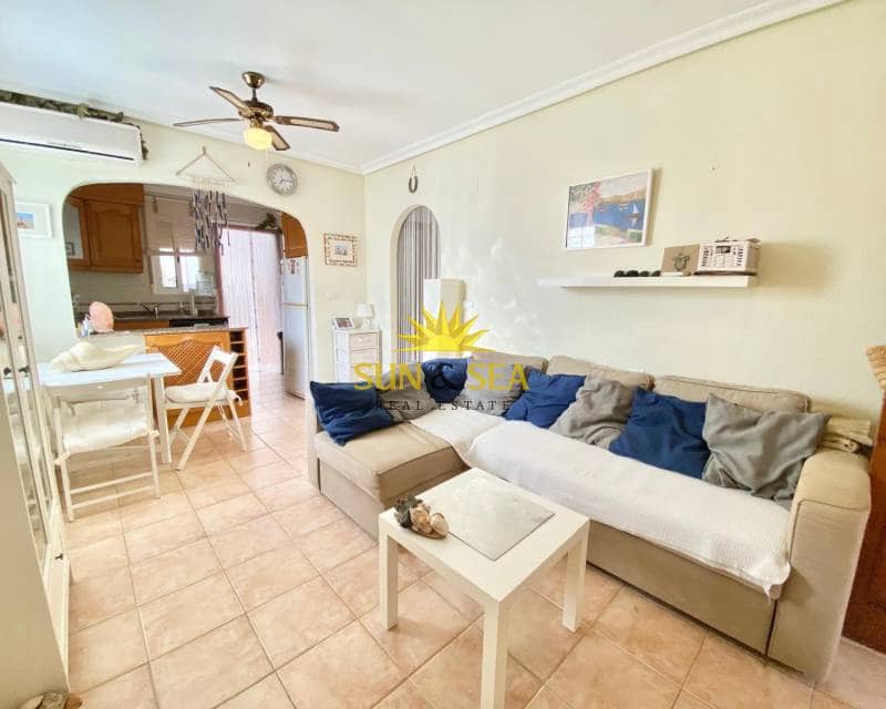 2 makuuhuone Omakotitalo vuokrattavana paikassa Guardamar del Segura mukana uima-altaan 
autotalli - 700 € (Ref: 8471466)