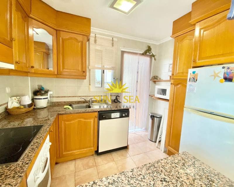 2 makuuhuone Omakotitalo vuokrattavana paikassa Guardamar del Segura mukana uima-altaan 
autotalli - 700 € (Ref: 8471466)