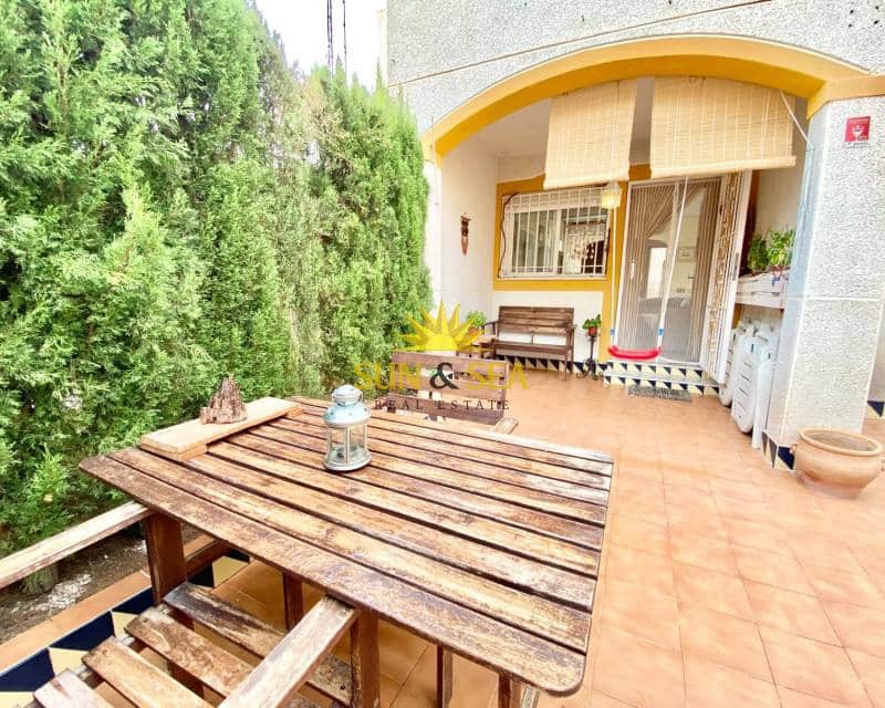 2 makuuhuone Omakotitalo vuokrattavana paikassa Guardamar del Segura mukana uima-altaan 
autotalli - 700 € (Ref: 8471466)