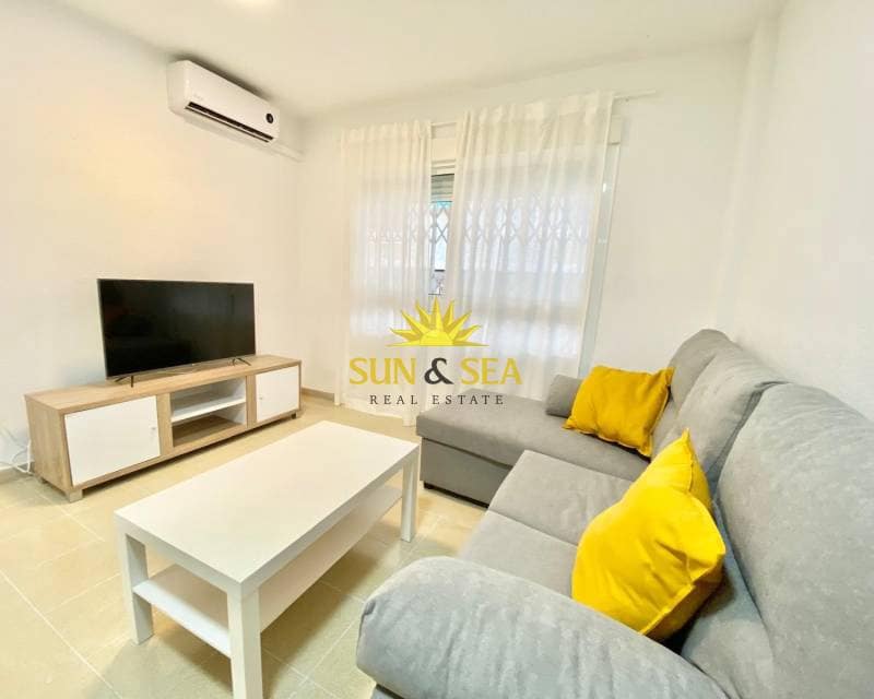 Apartamento de 2 habitaciones en Torrevieja en alquiler - 750 € (Ref: 8473283)