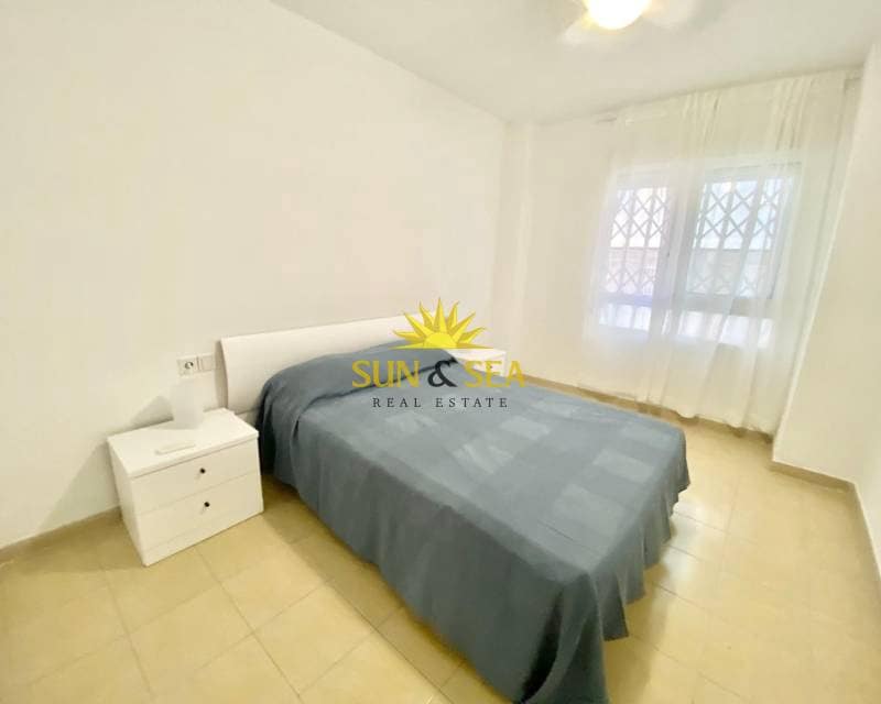 Apartamento de 2 habitaciones en Torrevieja en alquiler - 750 € (Ref: 8473283)