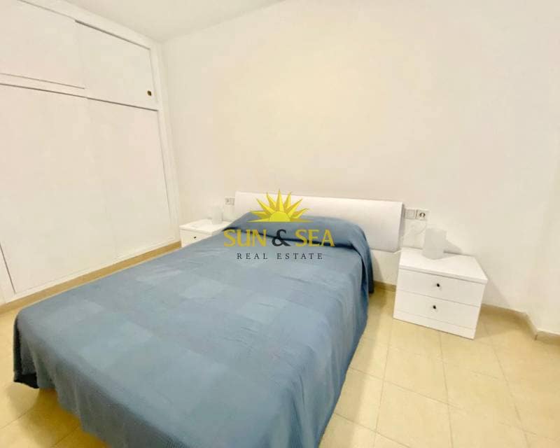 Apartamento de 2 habitaciones en Torrevieja en alquiler - 750 € (Ref: 8473283)