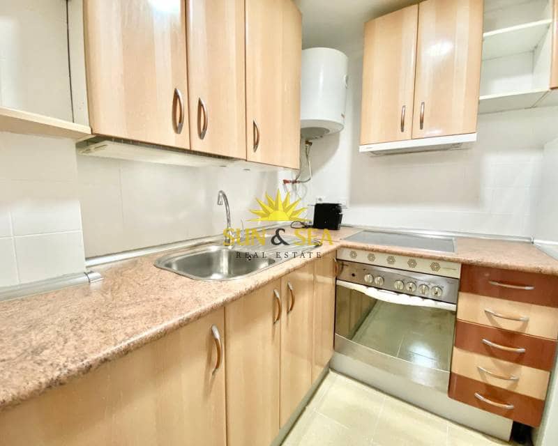 Apartamento de 2 habitaciones en Torrevieja en alquiler - 750 € (Ref: 8473283)