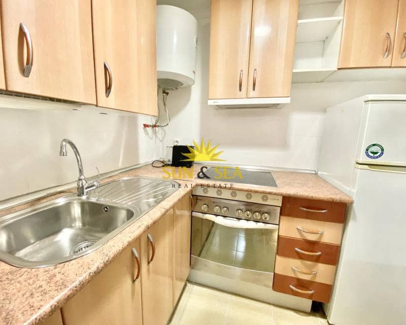 Apartamento de 2 habitaciones en Torrevieja en alquiler - 750 € (Ref: 8473283)