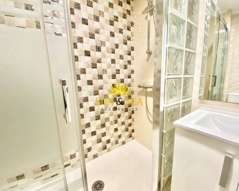 Apartamento de 2 habitaciones en Torrevieja en alquiler - 750 € (Ref: 8473283)