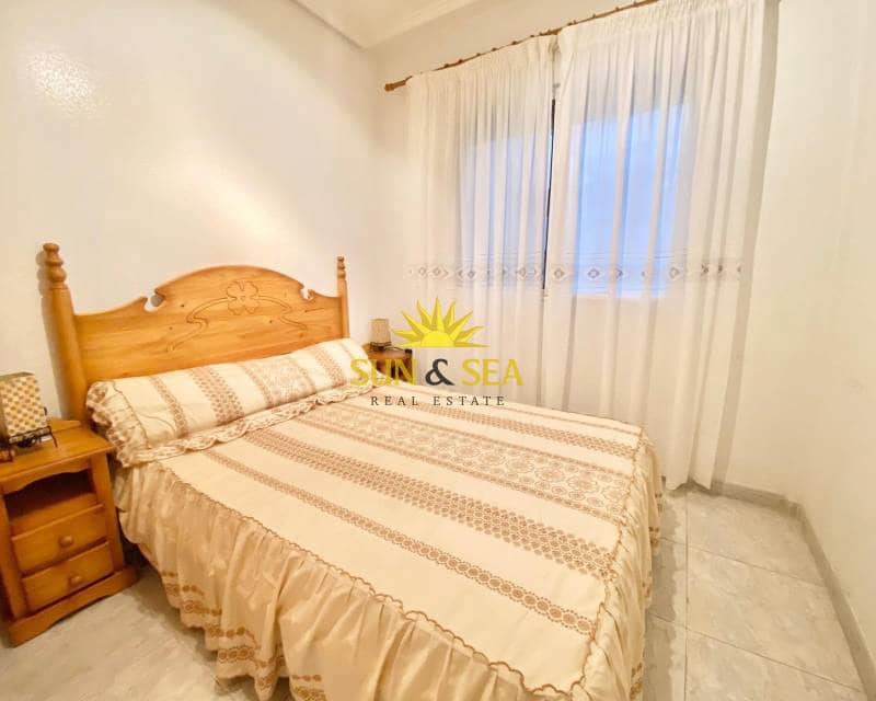 2 bedroom Apartment for rent in Torrevieja with garage - € 900 (Ref: 8482465)