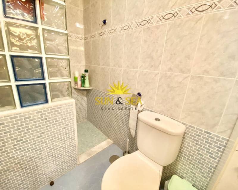 2 bedroom Apartment for rent in Torrevieja with garage - € 900 (Ref: 8482465)