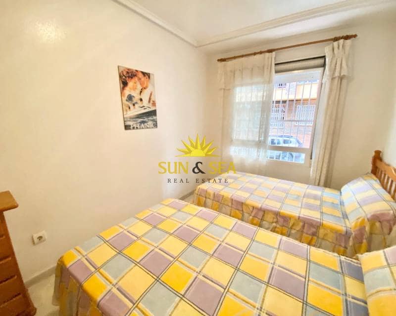 2 bedroom Apartment for rent in Torrevieja with garage - € 900 (Ref: 8482465)
