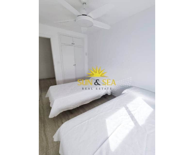 3 makuuhuone Huoneisto myytävänä paikassa Torrevieja mukana 
autotalli - 245 000 € (Ref: 8490422)