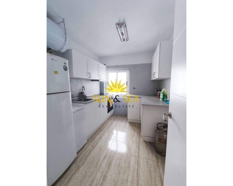 3 makuuhuone Huoneisto myytävänä paikassa Torrevieja mukana 
autotalli - 245 000 € (Ref: 8490422)