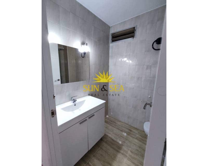 3 makuuhuone Huoneisto myytävänä paikassa Torrevieja mukana 
autotalli - 245 000 € (Ref: 8490422)