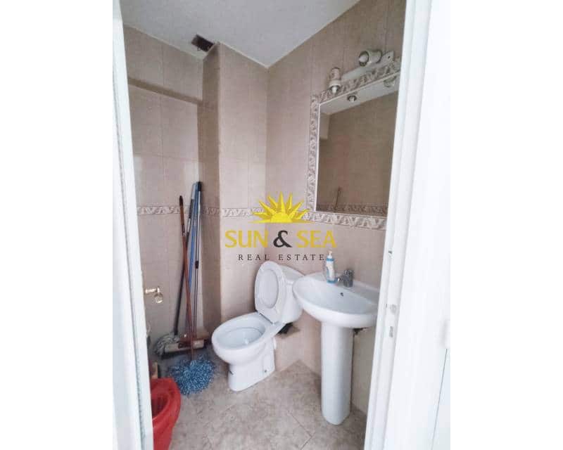 3 makuuhuone Huoneisto myytävänä paikassa Torrevieja mukana 
autotalli - 245 000 € (Ref: 8490422)