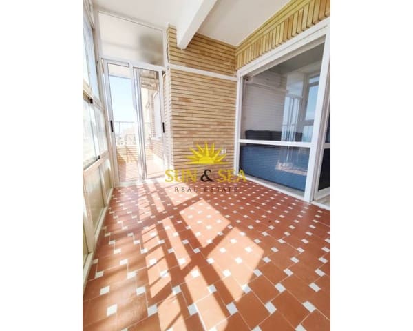 3 makuuhuone Huoneisto myytävänä paikassa Las Piscinas Naturales, Torrevieja mukana 
autotalli - 245 000 € (Ref: 8490422)