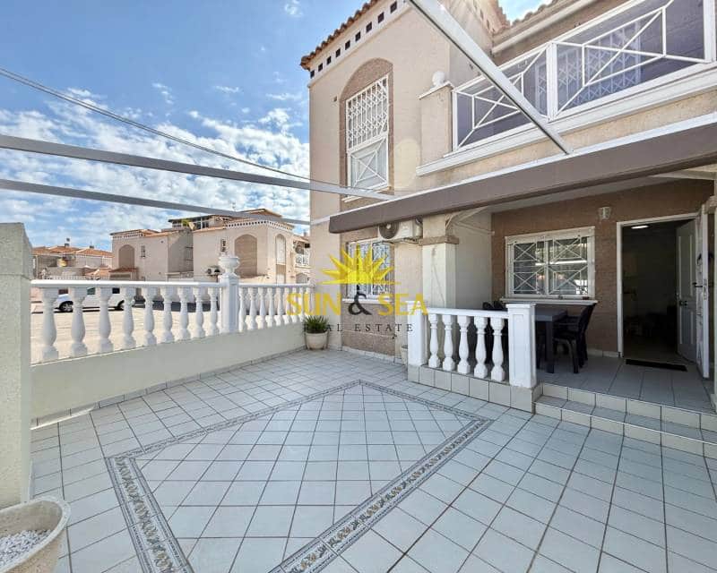 2 bedroom Villa for rent in Torrevieja with pool garage - € 850 (Ref: 8500607)