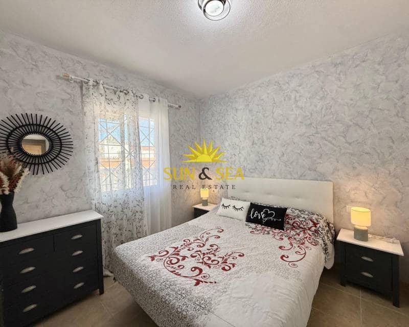 2 bedroom Villa for rent in Torrevieja with pool garage - € 850 (Ref: 8500607)