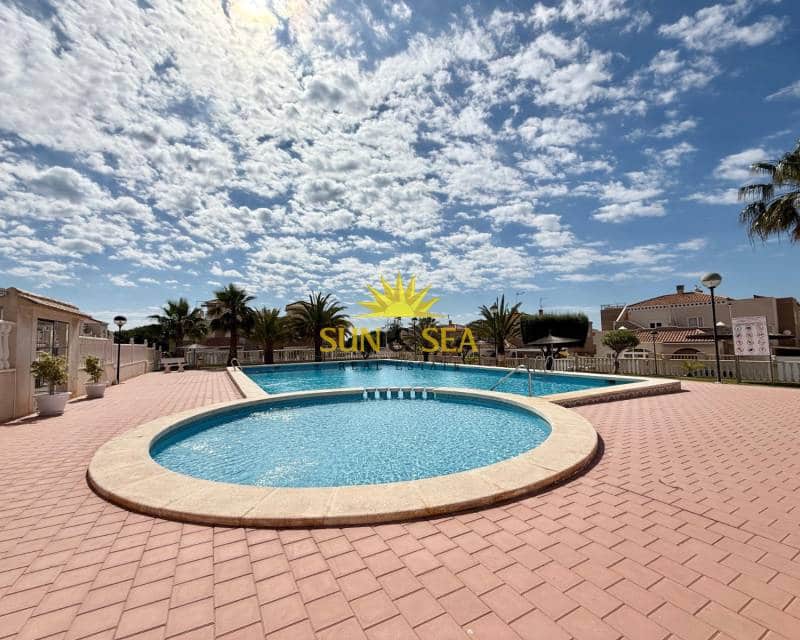 2 bedroom Villa for rent in Torrevieja with pool garage - € 850 (Ref: 8500607)