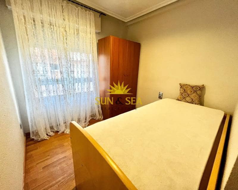 3 bedroom Apartment for rent in Santa Pola - € 950 (Ref: 8507053)