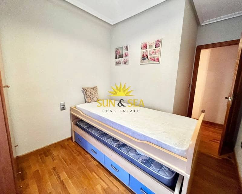 3 bedroom Apartment for rent in Santa Pola - € 950 (Ref: 8507053)