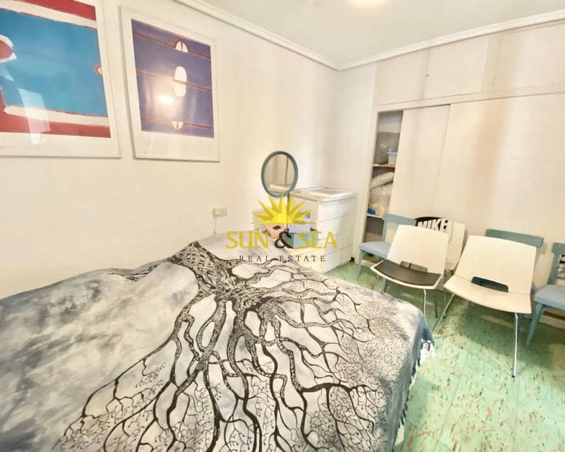 3 quarto Apartamento para arrendar em Guardamar del Segura - 750 € (Ref: 8510396)