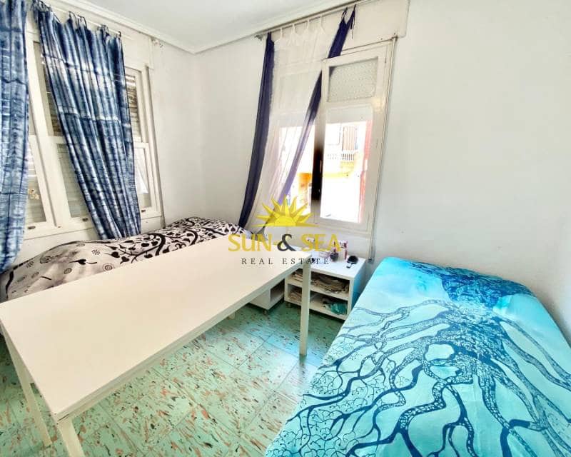 3 quarto Apartamento para arrendar em Guardamar del Segura - 750 € (Ref: 8510396)