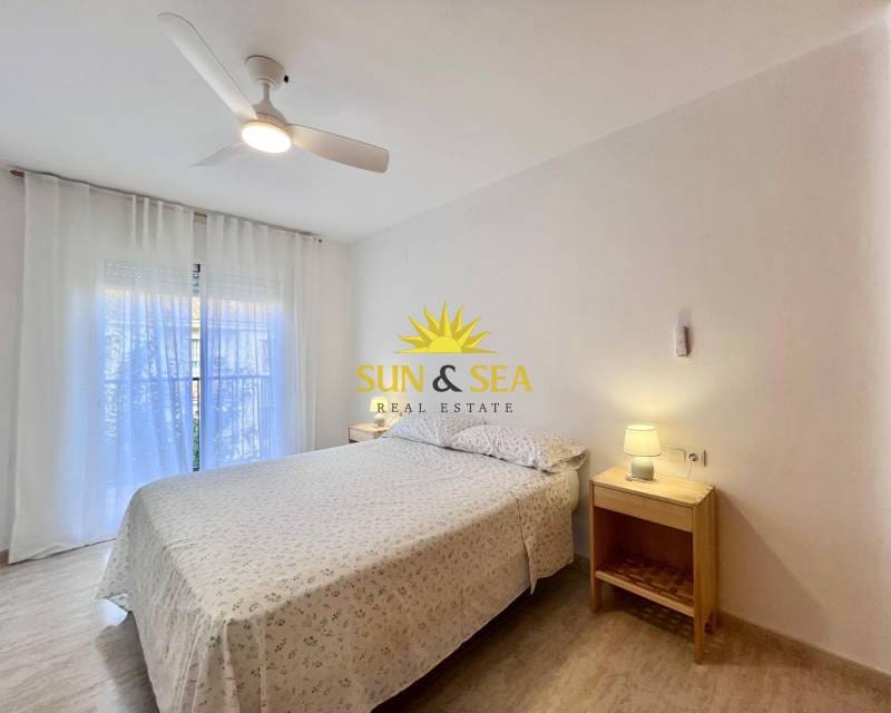 4 quarto Apartamento para arrendar em Dehesa de Campoamor - 1 000 € (Ref: 8512414)
