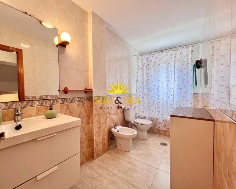 4 quarto Apartamento para arrendar em Dehesa de Campoamor - 1 000 € (Ref: 8512414)