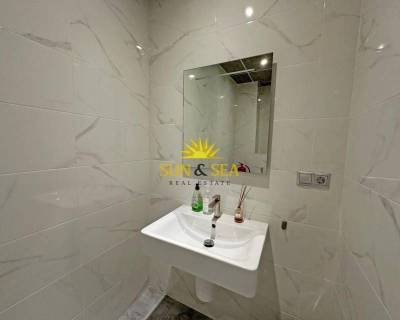 1 soveværelse Erhverv til leje i Guardamar del Segura - € 1.400 (Ref: 8521076)