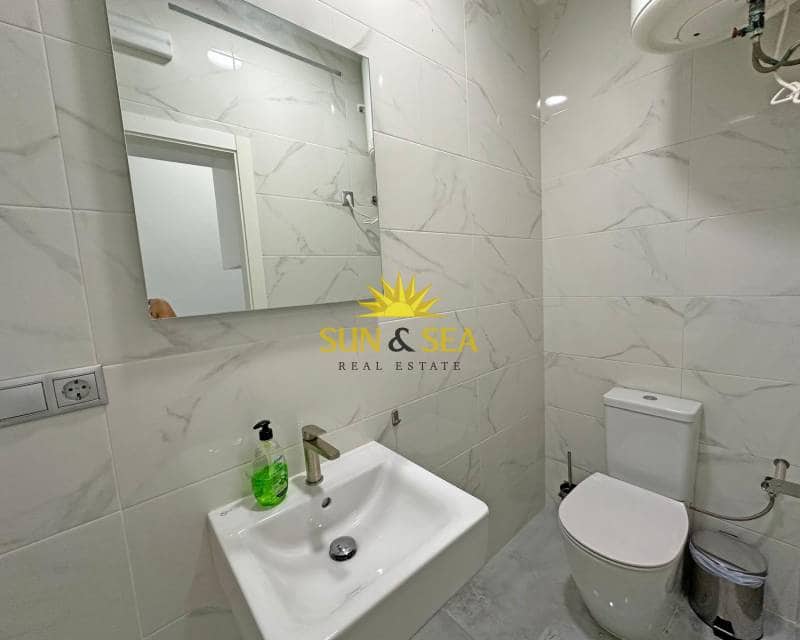 1 soveværelse Erhverv til leje i Guardamar del Segura - € 1.400 (Ref: 8521076)