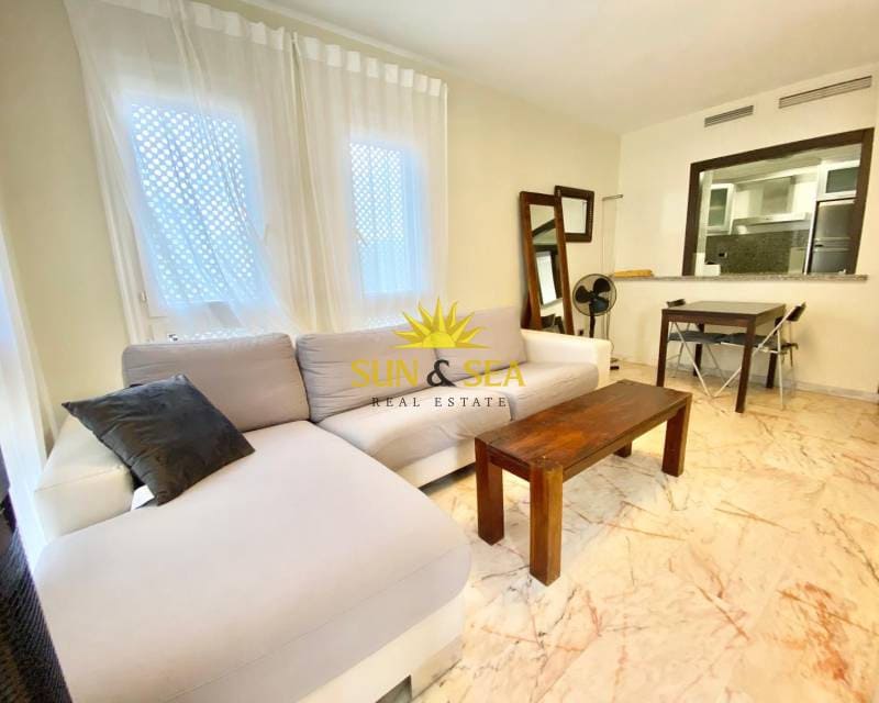 Apartamento de 2 habitaciones en Santa Pola en alquiler con piscina garaje - 650 € (Ref: 8528547)