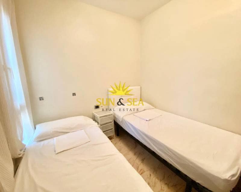 Apartamento de 2 habitaciones en Santa Pola en alquiler con piscina garaje - 650 € (Ref: 8528547)