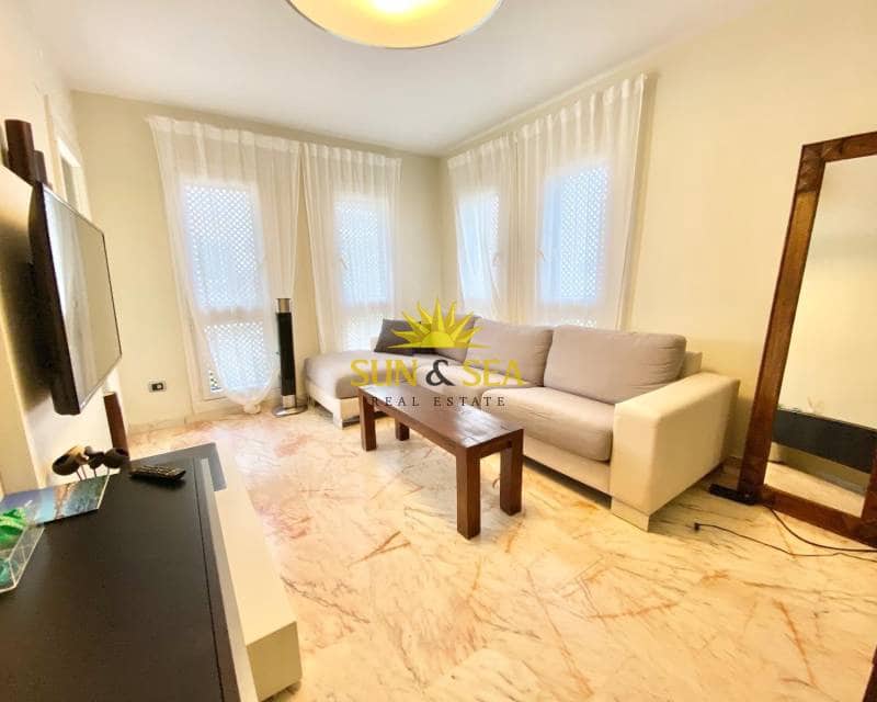 Apartamento de 2 habitaciones en Santa Pola en alquiler con piscina garaje - 650 € (Ref: 8528547)