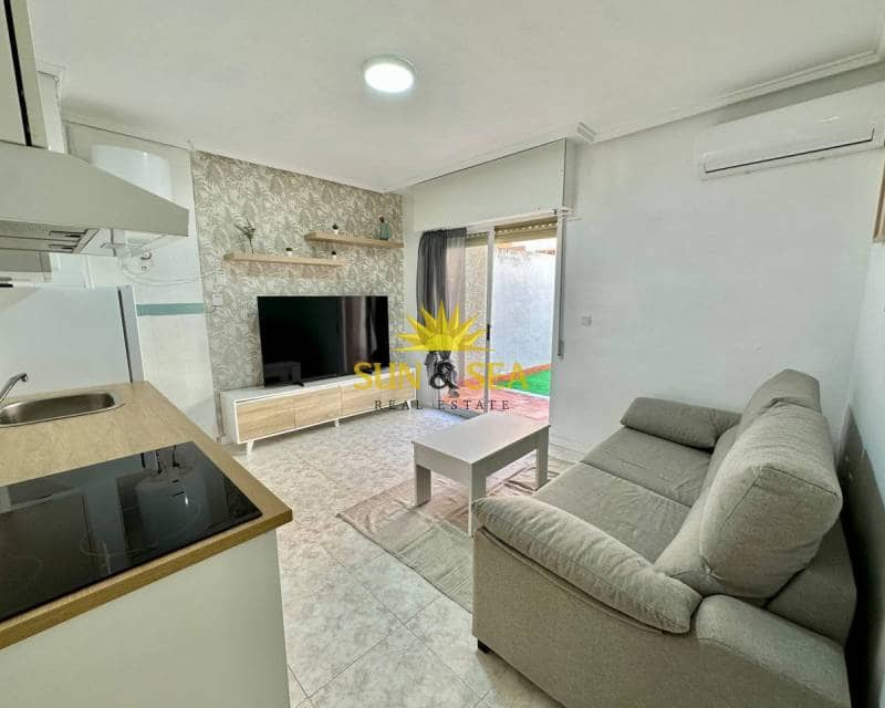 Apartamento de 1 habitación en Torrevieja en alquiler con garaje - 650 € (Ref: 8541323)