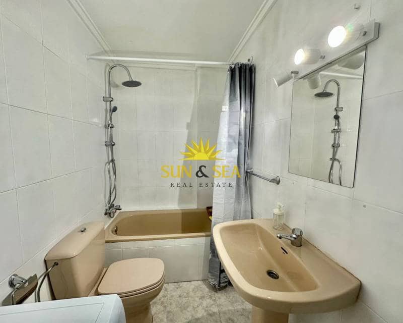 Apartamento de 1 habitación en Torrevieja en alquiler con garaje - 650 € (Ref: 8541323)