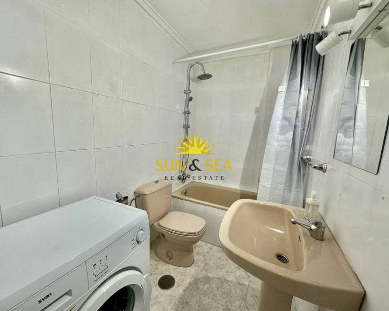 Apartamento de 1 habitación en Torrevieja en alquiler con garaje - 650 € (Ref: 8541323)