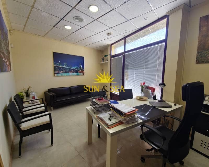 2 soverom Kommersiell til salgs i Orihuela - € 160 000 (Ref: 8550174)