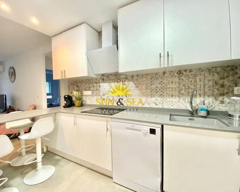 Appartement de 3 chambres à louer à Torrevieja - 1 500 € (Ref: 8562503)