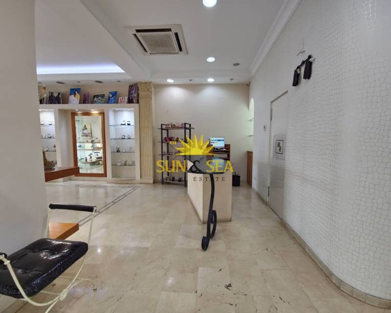 1 slaapkamer Commercieel te huur in Guardamar del Segura - € 1.300 (Ref: 8580962)