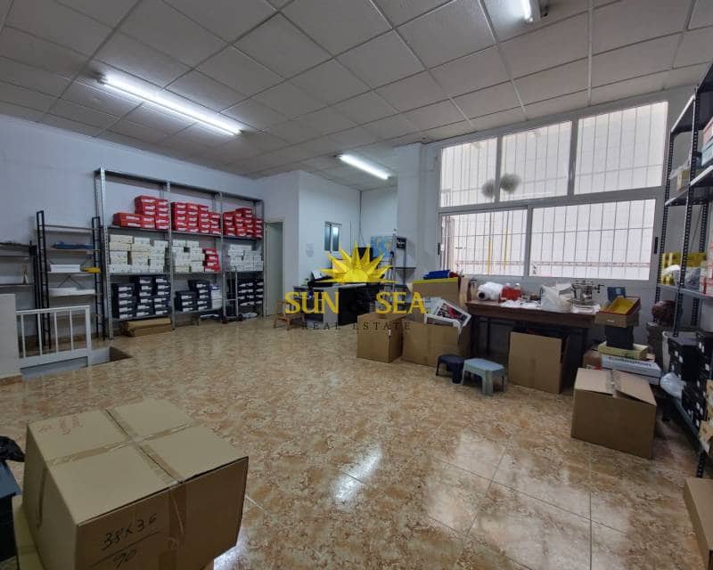 1 slaapkamer Commercieel te huur in Guardamar del Segura - € 1.300 (Ref: 8580962)