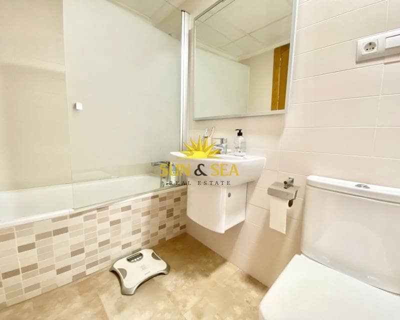 4 sypialnia Willa do wynajęcia w Torre de la Horadada z garażem - 850 € (Ref: 8608812)