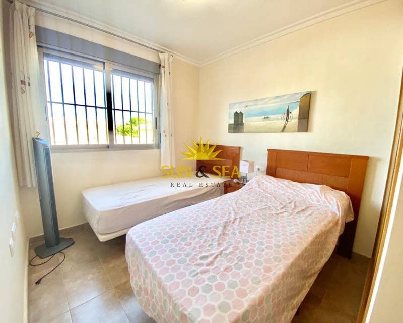 4 sypialnia Willa do wynajęcia w Torre de la Horadada z garażem - 850 € (Ref: 8608812)