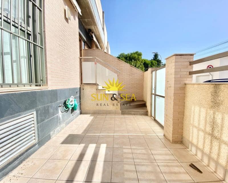 4 sypialnia Willa do wynajęcia w Torre de la Horadada z garażem - 850 € (Ref: 8608812)