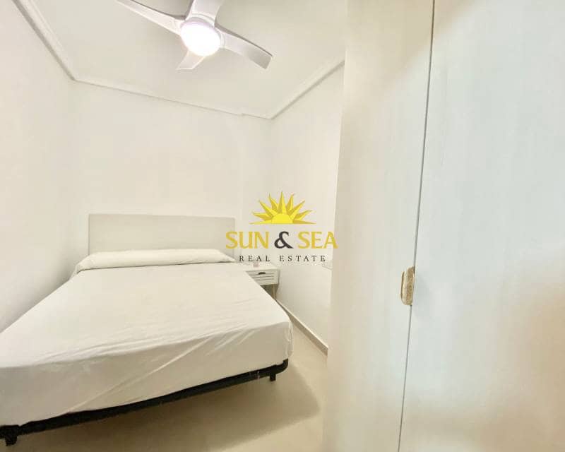 Apartamento de 2 habitaciones en Guardamar del Segura en alquiler vacacional - 700 € (Ref: 8620990)