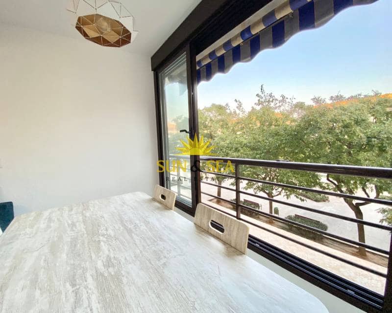 Apartamento de 2 habitaciones en Guardamar del Segura en alquiler vacacional - 700 € (Ref: 8620990)
