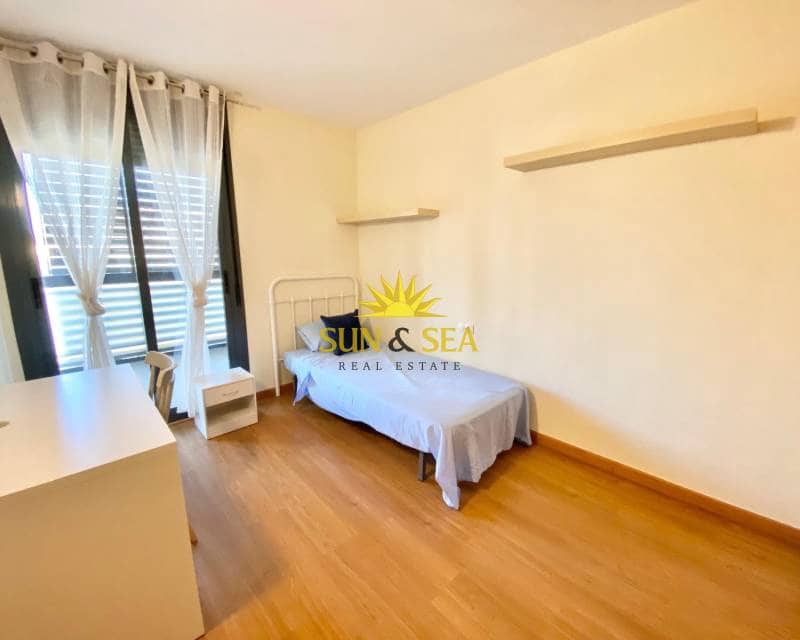 3 bedroom Apartment for rent in Alicante / Alacant city with garage - € 1,250 (Ref: 8626172)