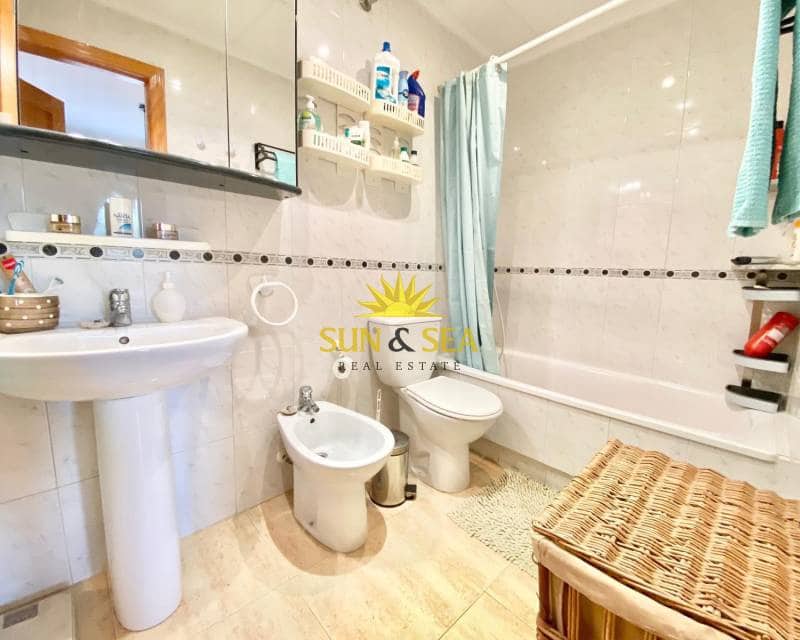 1 sypialnia Dom do wynajęcia w Torrevieja z basenem - 650 € (Ref: 8628085)