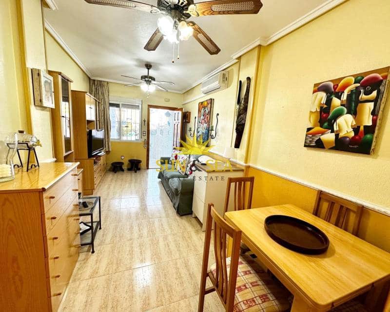 1 sypialnia Dom do wynajęcia w Torrevieja z basenem - 650 € (Ref: 8628085)