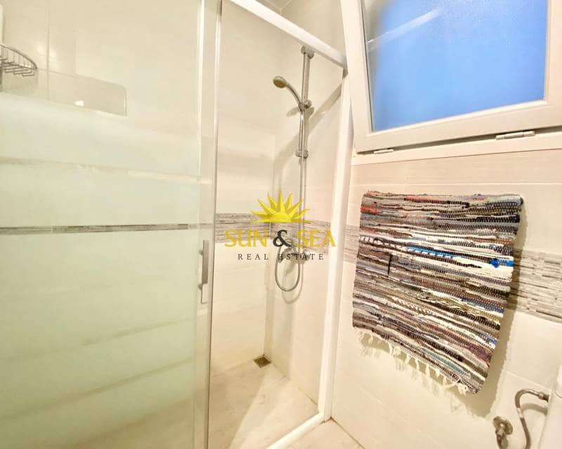 2 bedroom Apartment for rent in Torrevieja - € 850 (Ref: 8633971)