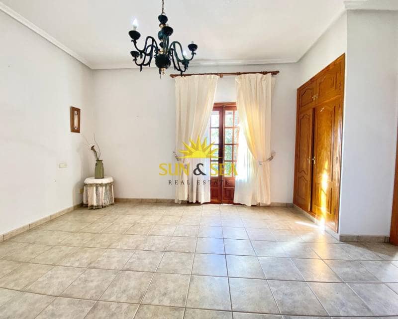 4 bedroom Villa for sale in Daya Nueva with garage - € 350,000 (Ref: 8635568)