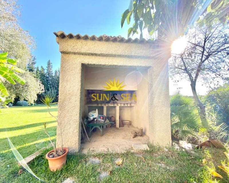 4 bedroom Villa for sale in Daya Nueva with garage - € 350,000 (Ref: 8635568)